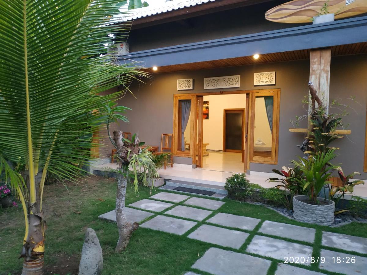Harris Surf Villa Pulukan Exterior foto