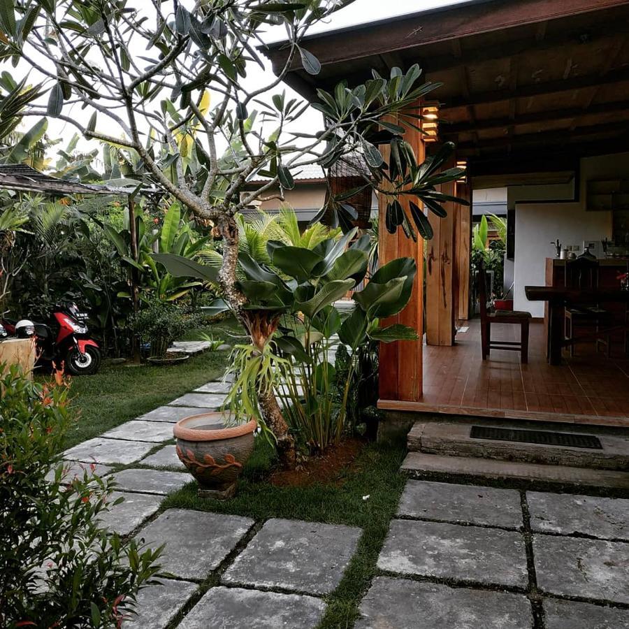 Harris Surf Villa Pulukan Exterior foto